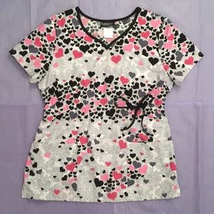 Cherokee Runway Hearts Scrub Top Size Medium